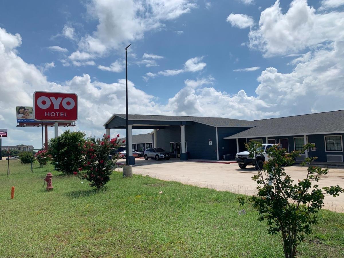 Oyo Hotel Pearsall I-35 West 외부 사진
