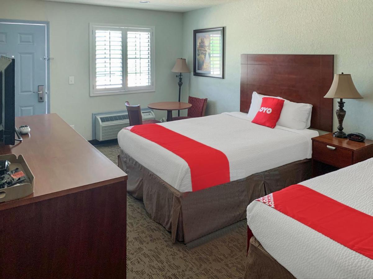 Oyo Hotel Pearsall I-35 West 외부 사진