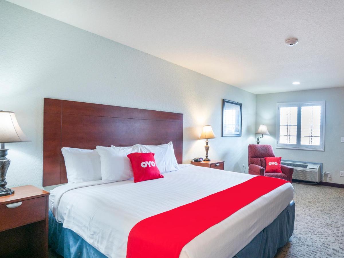 Oyo Hotel Pearsall I-35 West 외부 사진