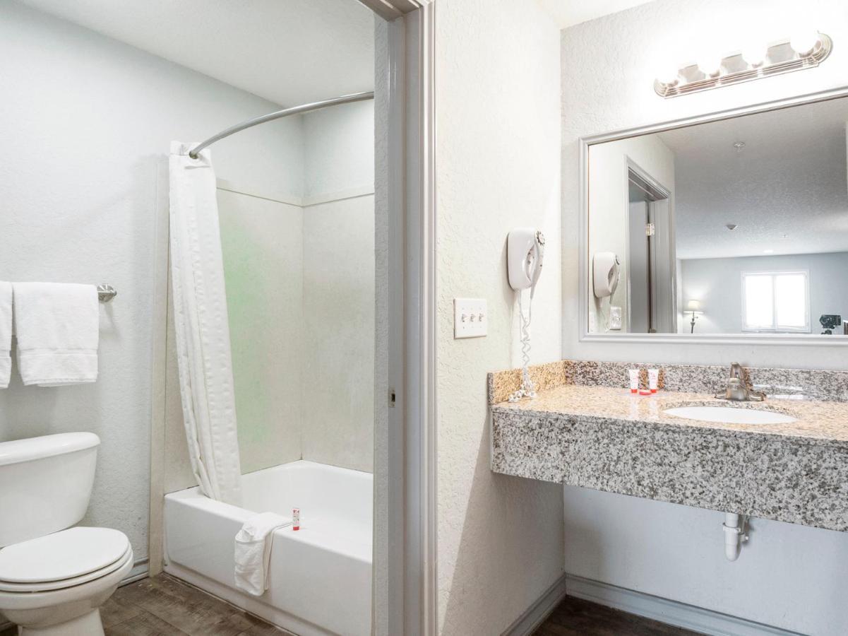 Oyo Hotel Pearsall I-35 West 외부 사진