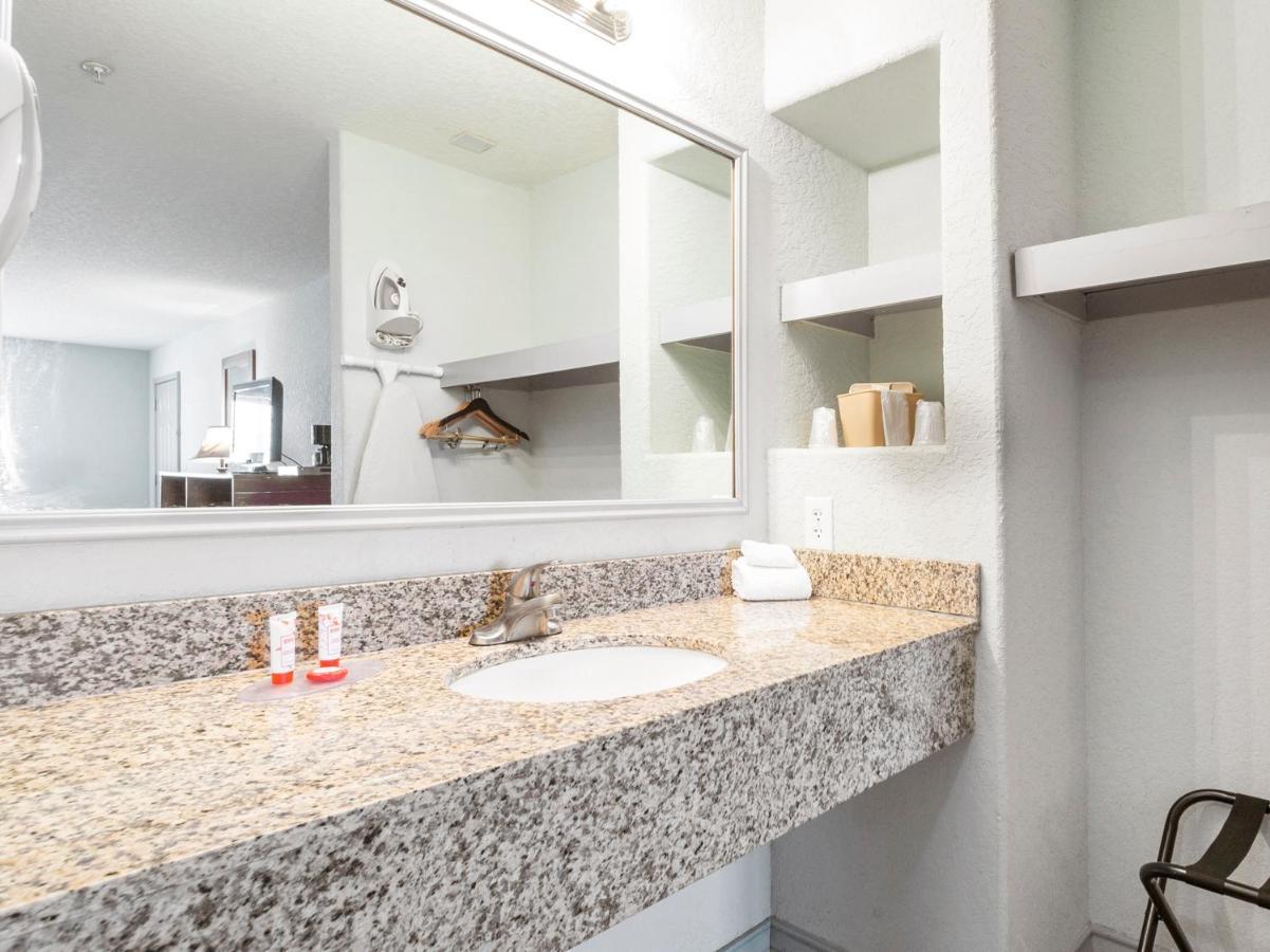 Oyo Hotel Pearsall I-35 West 외부 사진